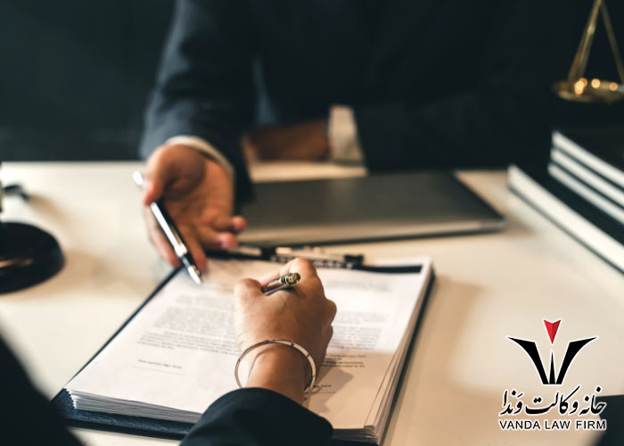 ویژگی‌های اصلی وکیل بین‌المللی نفت و گاز